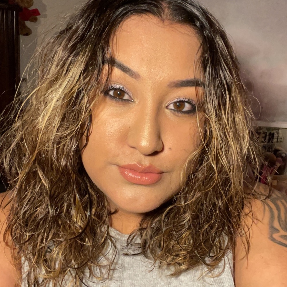 Meet your Posher, Nayeli